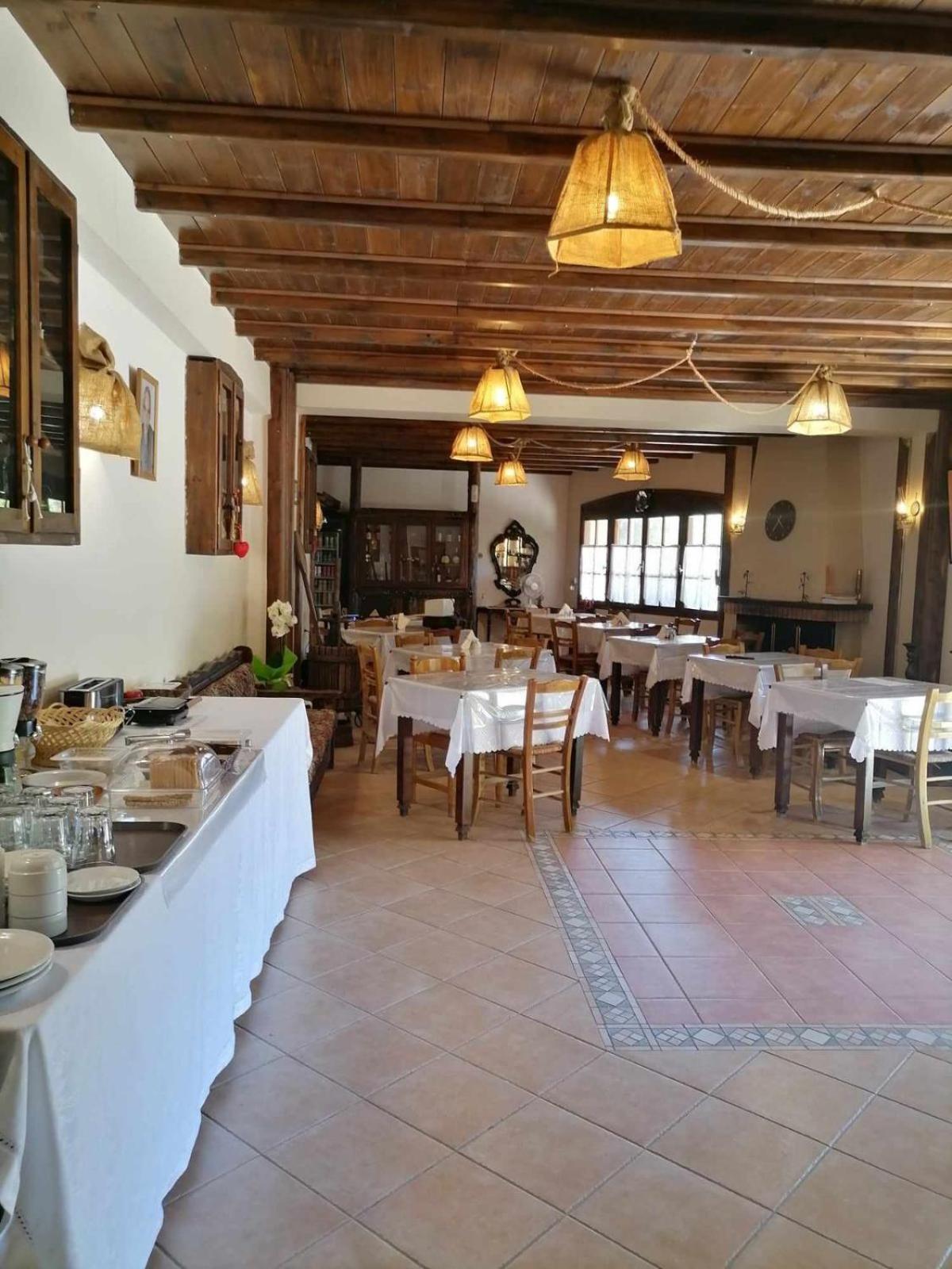 Allotino Hotel - Cafe & Snacks Lagkadia Extérieur photo